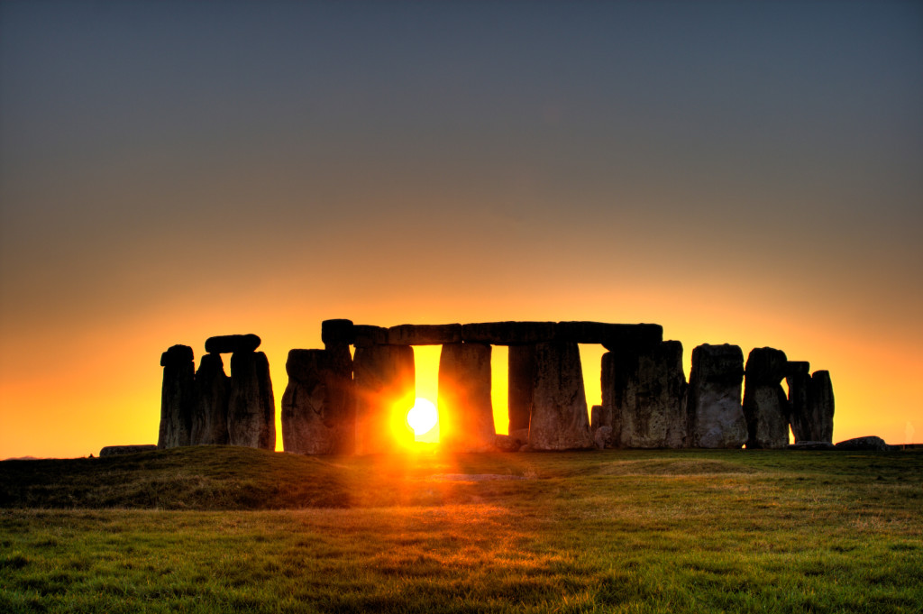 Stonehenge_(sun)